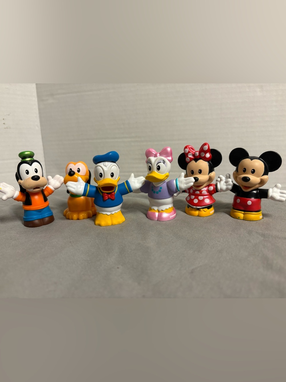 Disney Little People – Donald, Daisy, Minnie, Mickey, Goofy & Pluto - Picture 1 of 6